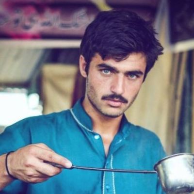 Bio je običan prodavac čaja: Zbog jedne fotografije je zaludeo žene širom sveta! (FOTO)