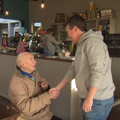 Udovac (89) više nije hteo da bude usamljen: Doneo odluku koja mu je promenila život! (VIDEO)