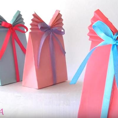 Kao pravi majstor: Kako da napravite ukrasnu kesu za poklone! (VIDEO)