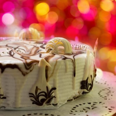Bela torta, ukras svake svečane trpeze: Bez nje nećete moći tokom praznika! (RECEPT)