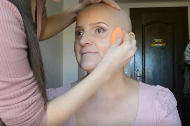 Majka obolela od raka: Ćerka joj transformacijom vratila osmeh na lice! (VIDEO)