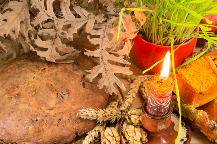 Plamen sa božićne sveće otkriva mnogo toga: Pazite na koju stranu se naginje!
