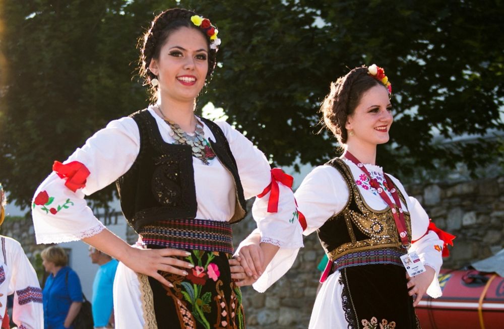 Srbija, Srpkinja, Folklor