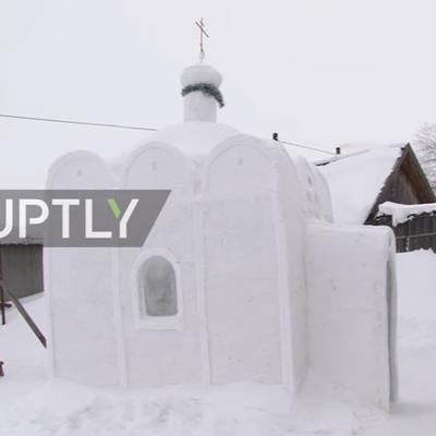 Selo nikad nije imalo crkvu: Aleksandar ju je sagradio od snega! (FOTO)