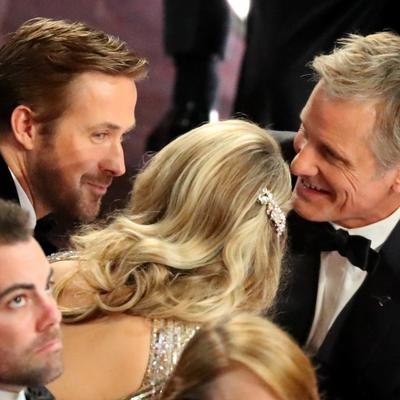 Na dodelu Oskara došao sa bujnom plavušom: Svi bruje o pratilji Rajana Goslinga! (FOTO)