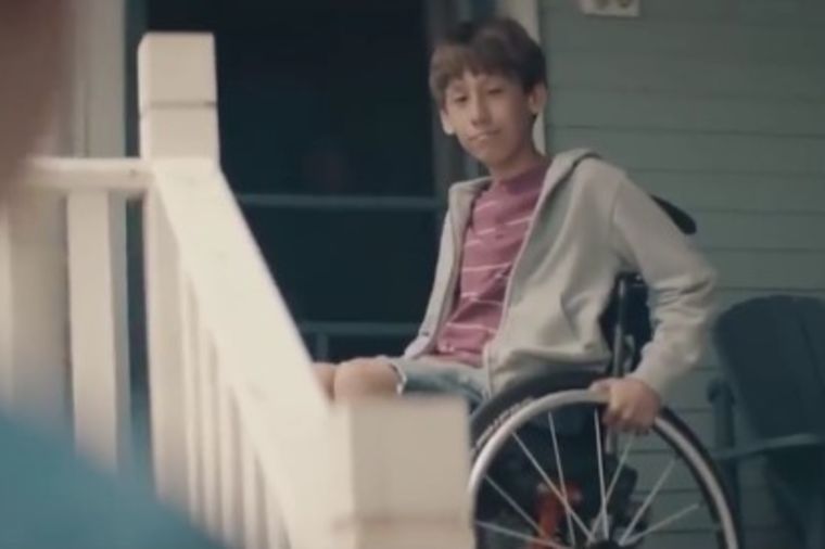 Dečak u kolicima gledao drugove kako igraju basket: Rasplakaće vas njihova reakcija! (VIDEO)