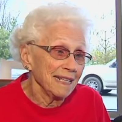 Baka sa 94 godine ne planira da ide u penziju: Mušterije dolaze samo zbog nje! (VIDEO)