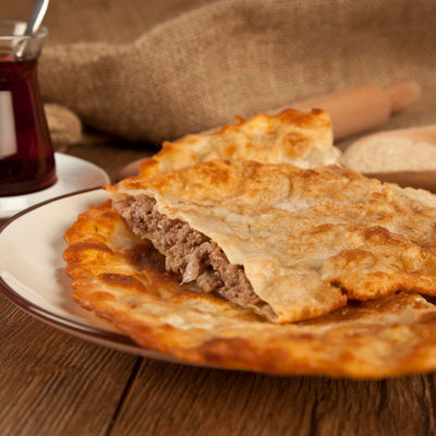 Originalni recept za burek s mesom: Turski pekari ovako prave ćig borek! (VIDEO)