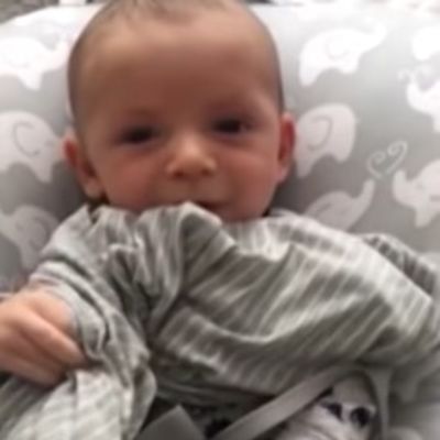 Nije mogao da umiri sina: Beba u sekundi prestala da plače zbog jedne stvari! (VIDEO)