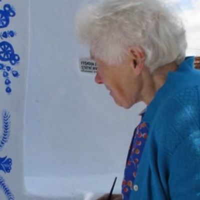 Baka (87) sa neverovatnim talentom: Oduševila ceo svet onim što je uradila u svom selu! (VIDEO)