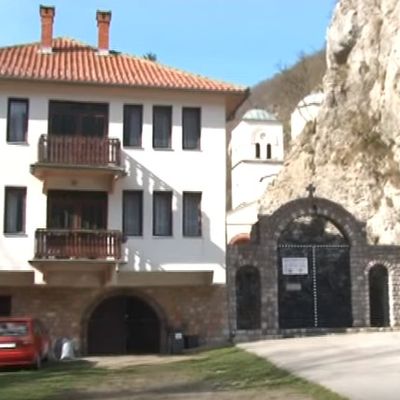 Tajne manastira Gornjak: Čudotvorne mošti Svetog Grigorija leče bolesne i neplodnost! (VIDEO)