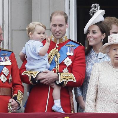Kraljica Elizabeta besna na unuka: Čarls je loš uzor, Vilijam je isti otac! (FOTO)