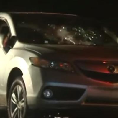 Tinejdžeri pronašli slupan automobil: Pogledali unutra i odmah zvali policiju! (VIDEO)