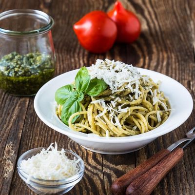 Pesto genoveze i špagete: Jelo koje se u inostranstvu bogato plaća! (RECEPT)