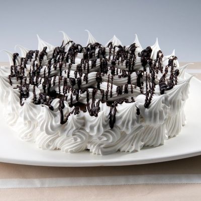 Slatkiš stvoren za vrele letnje dane: Sladoled torta vraća u život! (RECEPT)