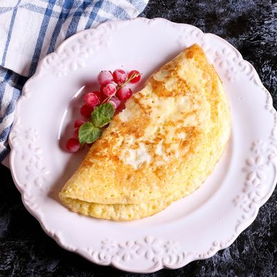 Slatki omlet sa pekmezom: Bolji doručak ne postoji, zasiti za ceo dan! (RECEPT)