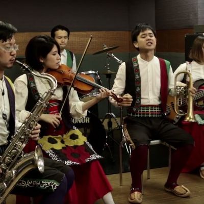 Japanci u narodnoj nošnji pevaju muziku Balkana: Snimak koji je oduševio Srbe! (VIDEO)