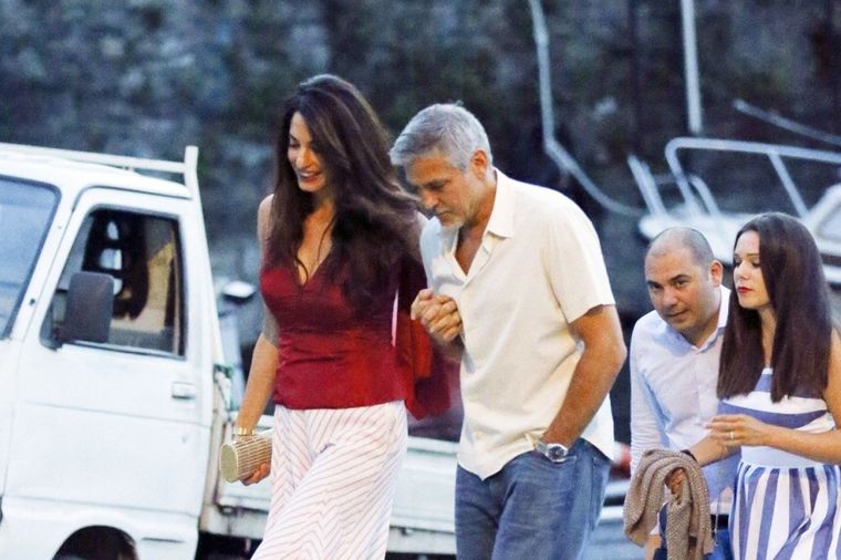 Srećniji nego ikada: Amal i Džordž ne mogu da skinu ruke jedno s drugog!(FOTO)