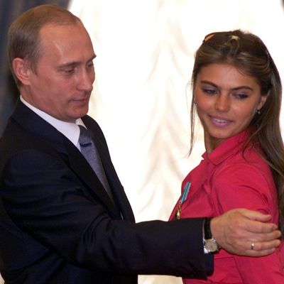 Neočekivani potez ruskog predsednika: Zbog njegovog poteza ceo svet priča o ovoj devojci! (FOTO, VIDEO)