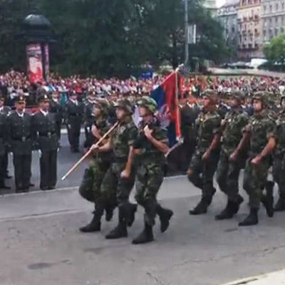 Nekoliko hiljada ljudi na promociji najmlađih oficira Vojske Srbije u Beogradu (VIDEO)