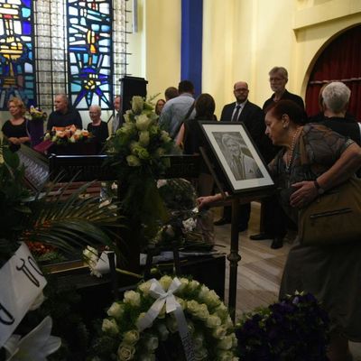 Stotine ljudi se oprostilo od Ljubiše Samardžića: Poslednji pozdrav uz A sad adio! (FOTO)