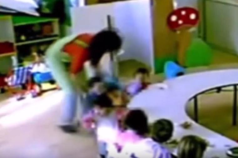 Deca se bojala svoje vaspitačice: Snimak iz vrtića otkrio strašnu istinu! (VIDEO)