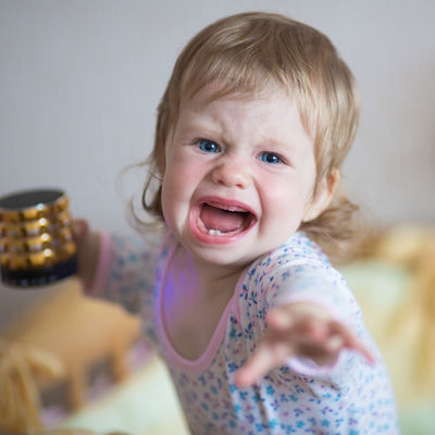 Kako dovesti besno i razmaženo dete u red: 5 zlatnih saveta uglednog pedijatra!