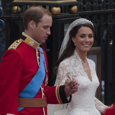 Šta se zaista dešavalo na venčanju princa Vilijama i Kejt Midlton: Kraljevski biograf otkrio do sada čuvane tajne! (VIDEO)