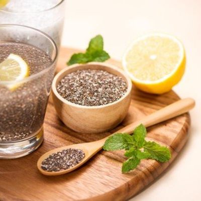Limunada sa čia semenkama: Čudotvorni napitak za više energije i manje toksina! (RECEPT)