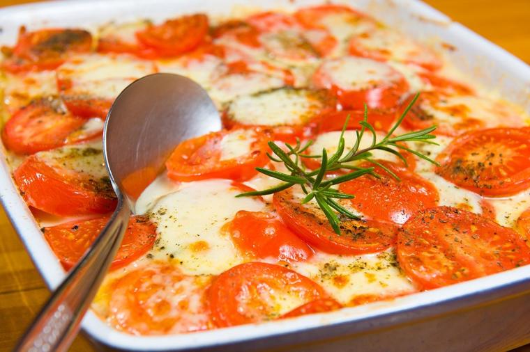 Brzinska musaka od paradajza: Ukusno jelo gotovo za pola sata! (RECEPT)