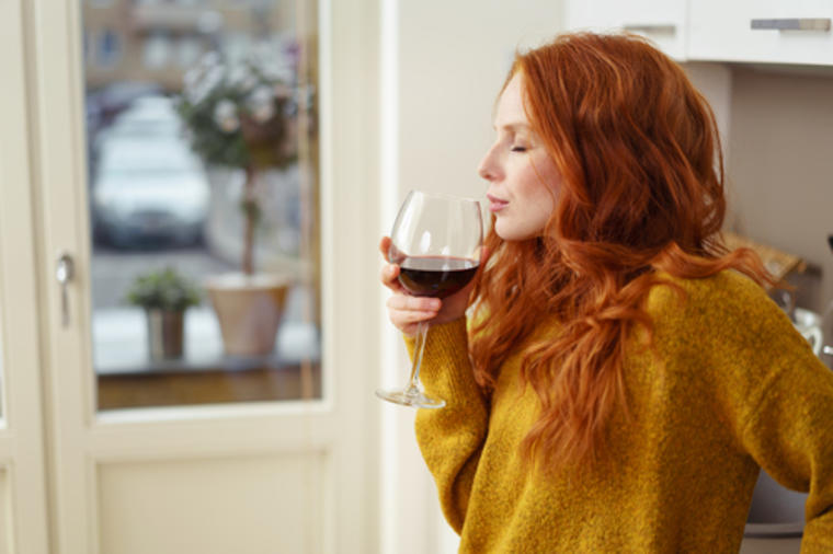 Naučno dokazano: Crveno vino pomaže u borbi protiv propadanja zuba i bolesti desni!