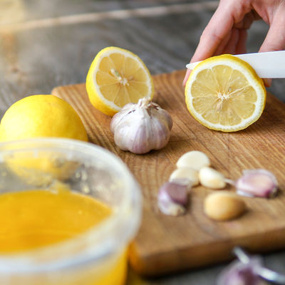 Beli luk i limun: Dve namirnice koje obiluju zdravim sastojcima