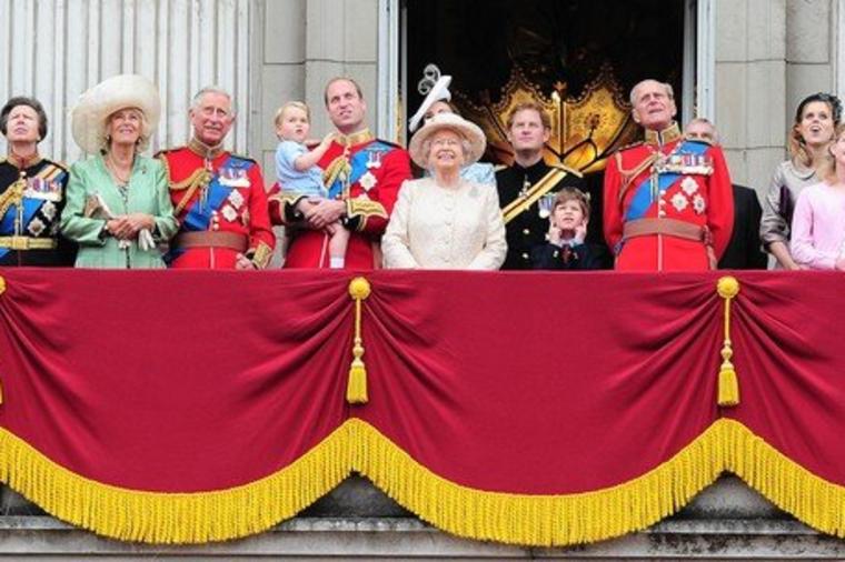 Jedan detalj menja sve: Evo kako će kraljevska porodica dočekati Božić ove godine! (FOTO)