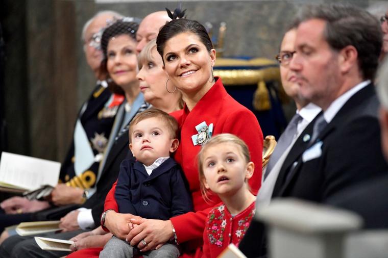 Apsolutni pobednici među kraljevskim porodicama: Njihova božićna čestitka je nadmašila sve! (FOTO)