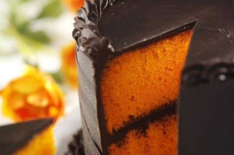 Sočna i brza: Neodoljiva torta od čokolade i pomorandže! (RECEPT)