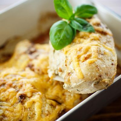 RUČAK ZA DANAS: Piletina u sosu od pečuraka. Nikad brža i lakša priprema preukusnog jela! (RECEPT)