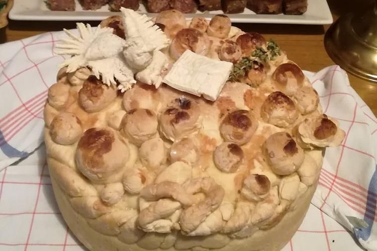 Božićna česnica: Od čega se mesi i čime se ukrašava tradicionalni praznični hleb! (RECEPT)