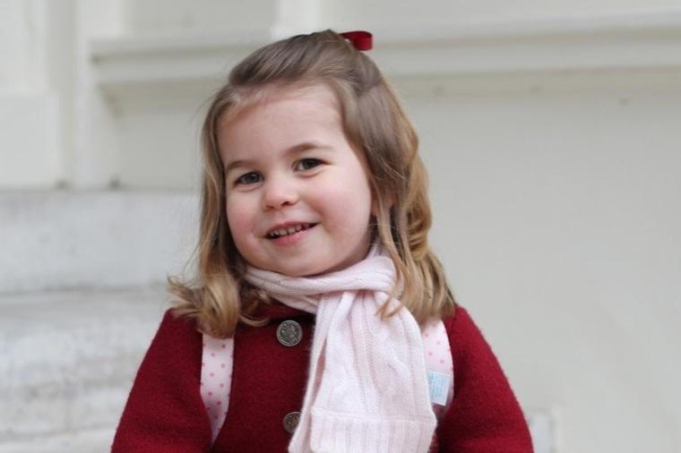Zasenila celu kraljevsku porodicu: Princeza Šarlot slavi treći rođendan! (FOTO)