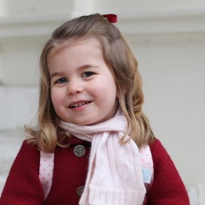Zasenila celu kraljevsku porodicu: Princeza Šarlot slavi treći rođendan! (FOTO)