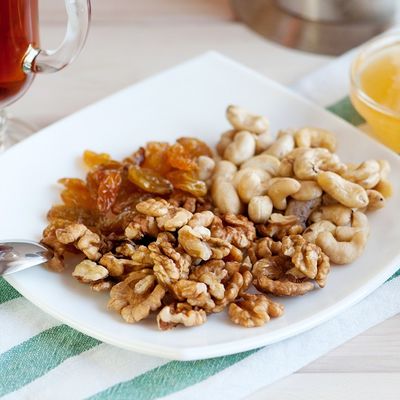 Jedan deo oraha svi bacamo, a pun je vitamina: Evo zašto se ovaj orašasti plod smatra toliko zdravim