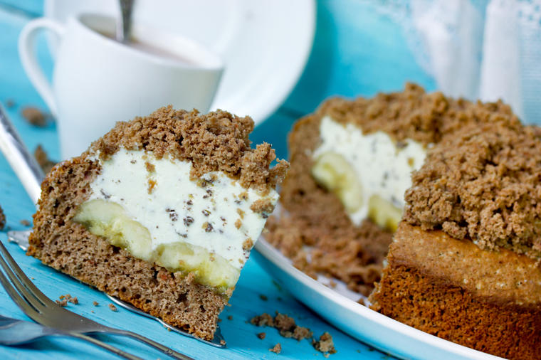 Krtica torta: Neodoljiva kremasta kombinacija banana, čokolade i slatke pavlake! (RECEPT)