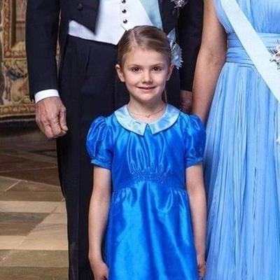 Zasenila mamu princezu i dedu kralja: Malena Estela (5), lepotica u plavom! (FOTO)