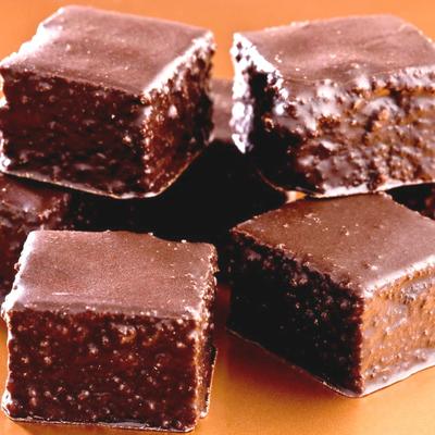 Vlažne čokoladne kocke: Slatke taman koliko treba, meke kao duša! (RECEPT)