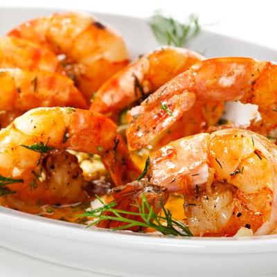 Čuveni škampi na buzaru: Spremite ekskluzivno jelo kod kuće duplo jeftinije! (RECEPT)