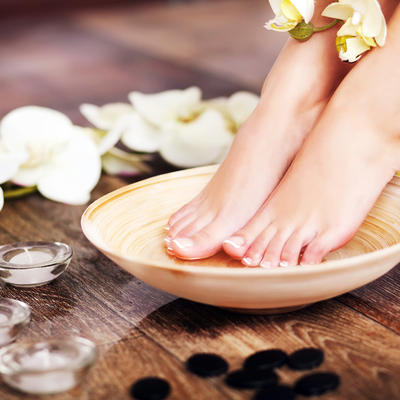 Vaša stopala će biti kao bebina: Piling od limete učiniće kožu stopala ponovo nežnom, glatkom i negovanom!(RECEPT)