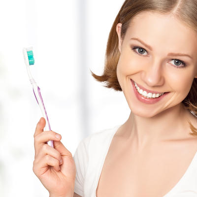 Sjajni trikovi sa četkicom za zube: Rešite se ovih svakodnevnih problema! (VIDEO)