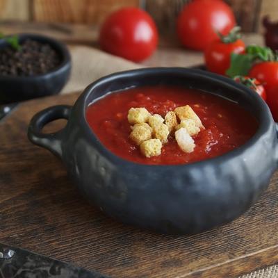 Pikantna paradajz čorba: Tajni recept iskusnih kafanskih kuvarica!