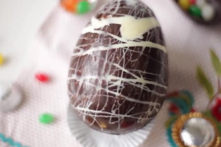 Obradujte svoje mališane: Ulepšajte Vaskrs čokoladnim jajima, a evo kako da ih napravite sami! (VIDEO)