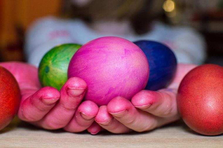 Skinite boju sa ruku: 3 načina da očistite kožu posle farbanja uskršnjih jaja!