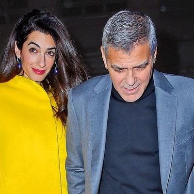 Amal Kluni prošetala dve savršene kombinacije u jednom danu: Seksi izgled za sastanak sa mužem! (FOTO)